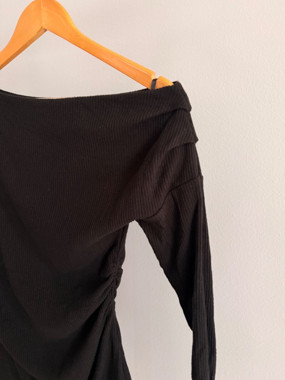 WHBM Asymmetrical Rib Snit Top - Picture 4 of 7